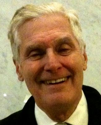 Ladies: Risk Expert Hutchins Warns Against Judging Older Women’s Eye Cream